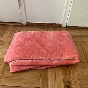 Coral Plush Twin/Twin XL Fuzzy Blanket